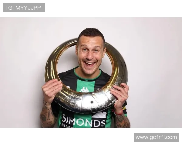 足球传奇谢幕 新一代球星崛起 退役潮涌动 赛场风云再变